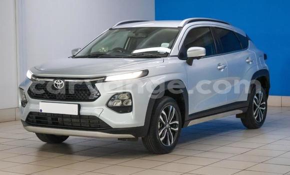 Buy Used Toyota Starlet White Car in Gobabis in Omaheke Buy Used Toyota Starlet White Car in Gobabis in Omaheke