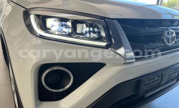 Buy Used Toyota Axio White Car in Gobabis in Omaheke Buy Used Toyota Axio White Car in Gobabis in Omaheke