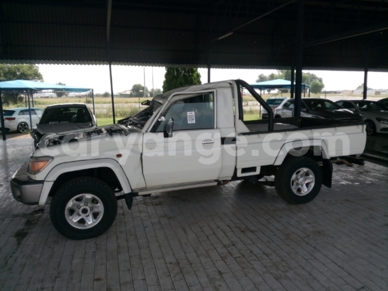 Big with watermark toyota land cruiser namibia windhoek 25417