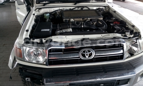 Buy Used Toyota Land Cruiser White Car in Windhoek in Namibia Buy Used Toyota Land Cruiser White Car in Windhoek in Namibia