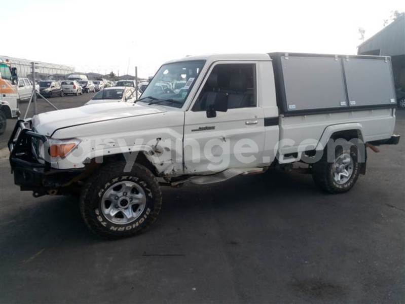 Big with watermark toyota land cruiser namibia swakopmund 25426