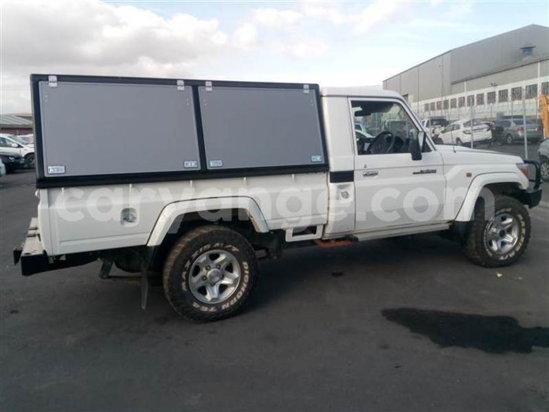 Big with watermark toyota land cruiser namibia swakopmund 25426