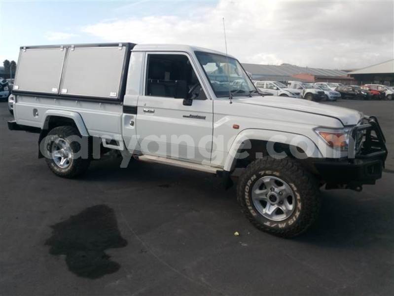 Big with watermark toyota land cruiser namibia swakopmund 25426