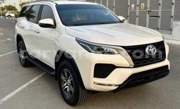 Buy Used Toyota Fortuner White Car in Windhoek in Namibia