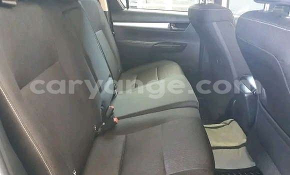 Buy Used Toyota Hilux White Car in Gobabis in Omaheke Buy Used Toyota Hilux White Car in Gobabis in Omaheke