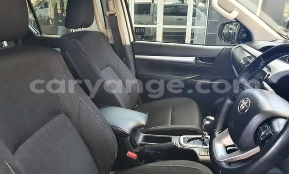 Buy Used Toyota Hilux White Car in Gobabis in Omaheke Buy Used Toyota Hilux White Car in Gobabis in Omaheke