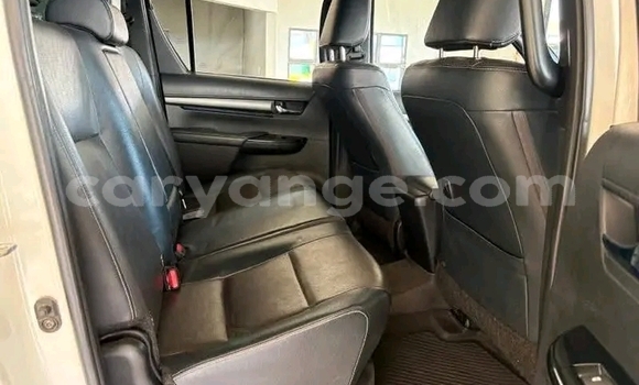Buy Used Toyota Hilux White Car in Gobabis in Omaheke Buy Used Toyota Hilux White Car in Gobabis in Omaheke