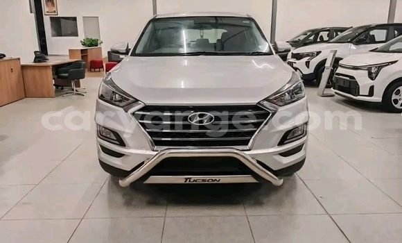 Buy Used Hyundai Tucson White Car in Gobabis in Omaheke