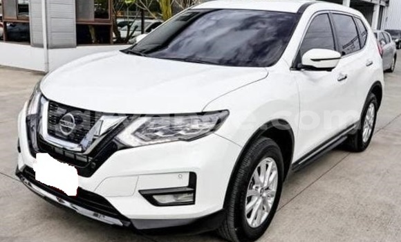 Buy Used Nissan X–Trail White Car in Windhoek in Namibia