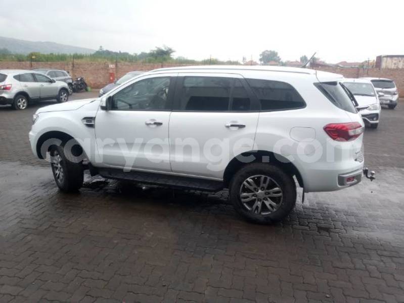 Big with watermark ford everest omaheke gobabis 25471