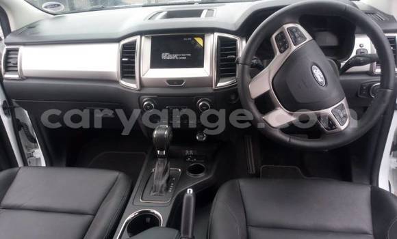 Buy Used Ford Everest White Car in Gobabis in Omaheke Buy Used Ford Everest White Car in Gobabis in Omaheke