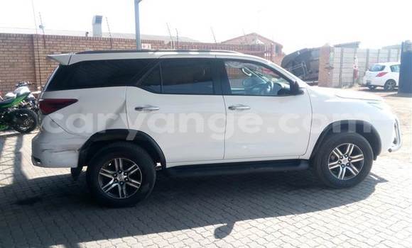 Buy Used Toyota Fortuner White Car in Grootfontein in Namibia