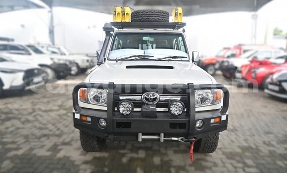 Buy Used Toyota Land Cruiser Silver Car in Windhoek in Namibia Buy Used Toyota Land Cruiser Silver Car in Windhoek in Namibia