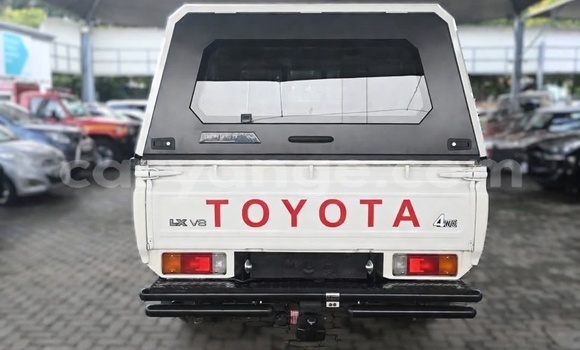 Buy Used Toyota Land Cruiser Silver Car in Windhoek in Namibia Buy Used Toyota Land Cruiser Silver Car in Windhoek in Namibia
