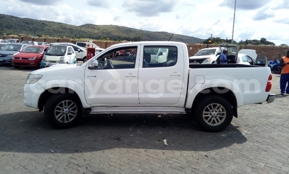 Buy Used Toyota Hilux White Car in Karibib in Erongo Buy Used Toyota Hilux White Car in Karibib in Erongo