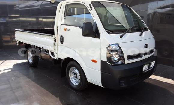 Buy Used Kia K7 White Car in Gobabis in Omaheke