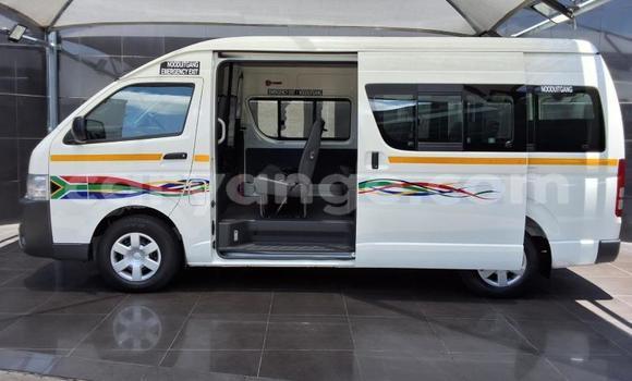 Acheter Occasion Voiture Toyota Hi Ace Blanc à Gobabis, Omaheke Acheter Occasion Voiture Toyota Hi Ace Blanc à Gobabis, Omaheke
