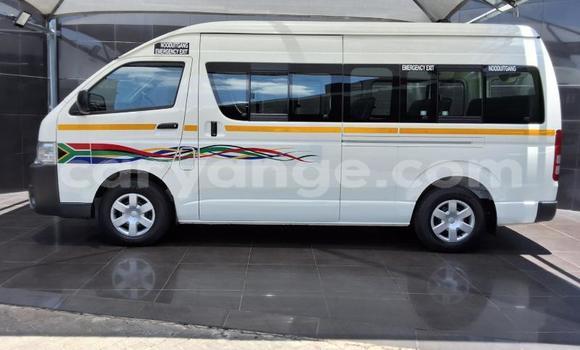 Acheter Occasion Voiture Toyota Hi Ace Blanc à Gobabis, Omaheke Acheter Occasion Voiture Toyota Hi Ace Blanc à Gobabis, Omaheke