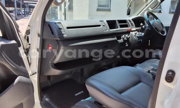Acheter Occasion Voiture Toyota Hi Ace Blanc à Gobabis, Omaheke Acheter Occasion Voiture Toyota Hi Ace Blanc à Gobabis, Omaheke