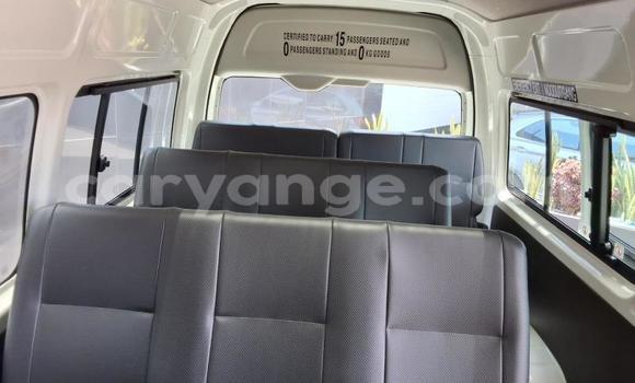 Acheter Occasion Voiture Toyota Hi Ace Blanc à Gobabis, Omaheke Acheter Occasion Voiture Toyota Hi Ace Blanc à Gobabis, Omaheke