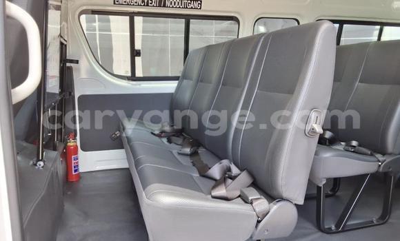 Acheter Occasion Voiture Toyota Hi Ace Blanc à Gobabis, Omaheke Acheter Occasion Voiture Toyota Hi Ace Blanc à Gobabis, Omaheke
