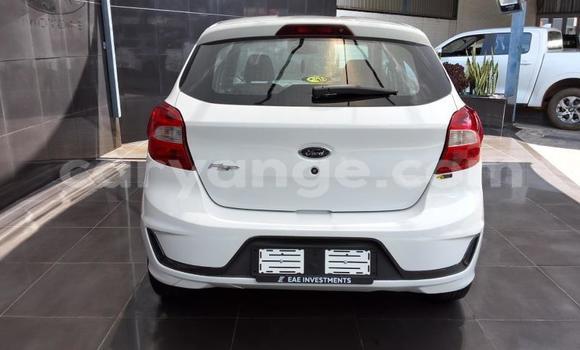 Acheter Occasion Voiture Ford Fiesta Blanc à Gobabis, Omaheke Acheter Occasion Voiture Ford Fiesta Blanc à Gobabis, Omaheke