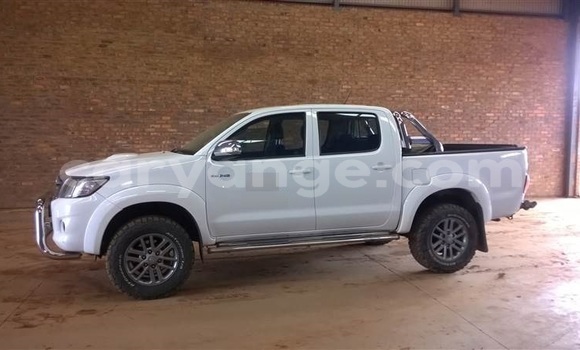 Buy Used Toyota Hilux White Car in Katima Mulilo in Caprivi Buy Used Toyota Hilux White Car in Katima Mulilo in Caprivi