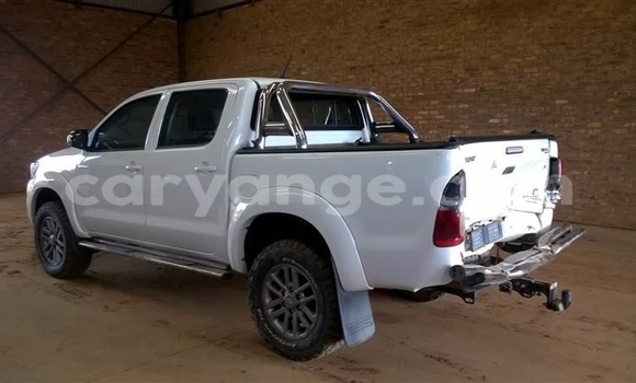 Buy Used Toyota Hilux White Car in Katima Mulilo in Caprivi Buy Used Toyota Hilux White Car in Katima Mulilo in Caprivi