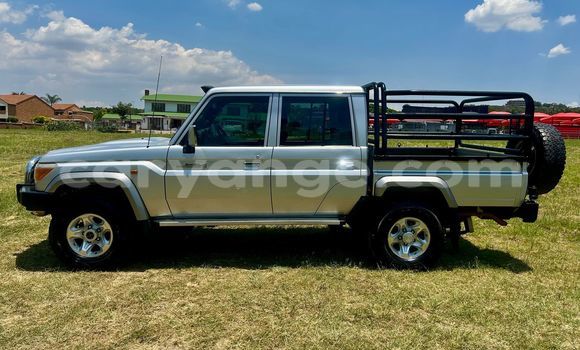 Buy Used Toyota Land Cruiser Blue Car in Swakopmund in Namibia
