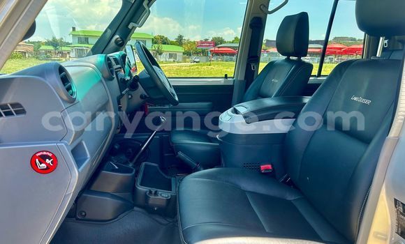 Buy Used Toyota Land Cruiser Blue Car in Swakopmund in Namibia Buy Used Toyota Land Cruiser Blue Car in Swakopmund in Namibia