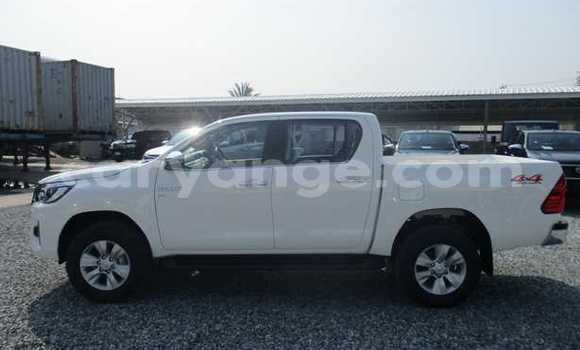 Buy Used Toyota Hilux White Car in Okakarara in Otjozondjupa Buy Used Toyota Hilux White Car in Okakarara in Otjozondjupa
