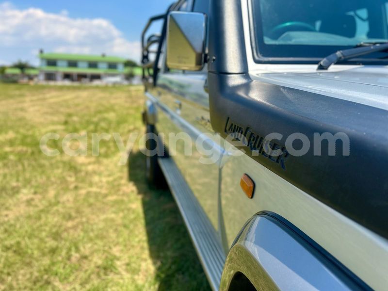 Big with watermark toyota land cruiser namibia swakopmund 25509