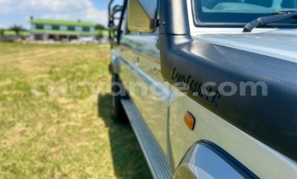 Buy Used Toyota Land Cruiser Blue Car in Swakopmund in Namibia Buy Used Toyota Land Cruiser Blue Car in Swakopmund in Namibia
