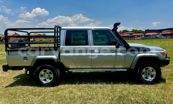 Buy Used Toyota Land Cruiser Blue Car in Swakopmund in Namibia Buy Used Toyota Land Cruiser Blue Car in Swakopmund in Namibia