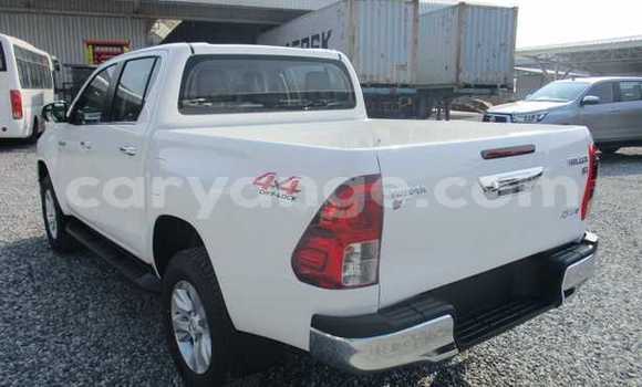 Buy Used Toyota Hilux White Car in Okakarara in Otjozondjupa Buy Used Toyota Hilux White Car in Okakarara in Otjozondjupa