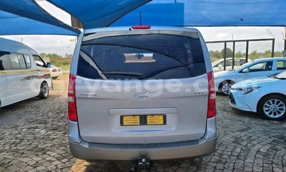 Buy Used Hyundai H1 Silver Car in Gobabis in Omaheke Buy Used Hyundai H1 Silver Car in Gobabis in Omaheke
