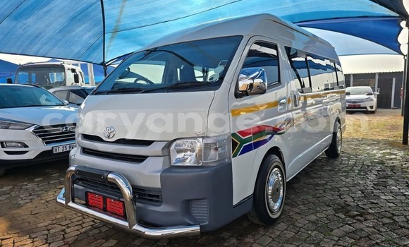 Buy Used Toyota Hi Ace White Car in Gobabis in Omaheke Buy Used Toyota Hi Ace White Car in Gobabis in Omaheke