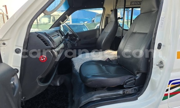 Buy Used Toyota Hi Ace White Car in Gobabis in Omaheke Buy Used Toyota Hi Ace White Car in Gobabis in Omaheke