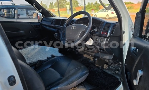 Buy Used Toyota Hi Ace White Car in Gobabis in Omaheke Buy Used Toyota Hi Ace White Car in Gobabis in Omaheke