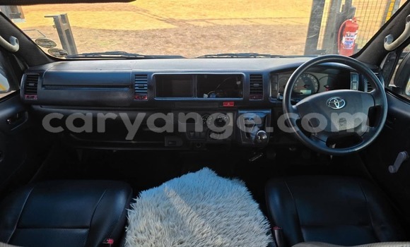 Buy Used Toyota Hi Ace White Car in Gobabis in Omaheke Buy Used Toyota Hi Ace White Car in Gobabis in Omaheke