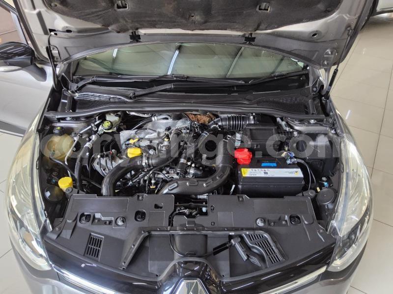 Big with watermark renault clio omaheke gobabis 25526