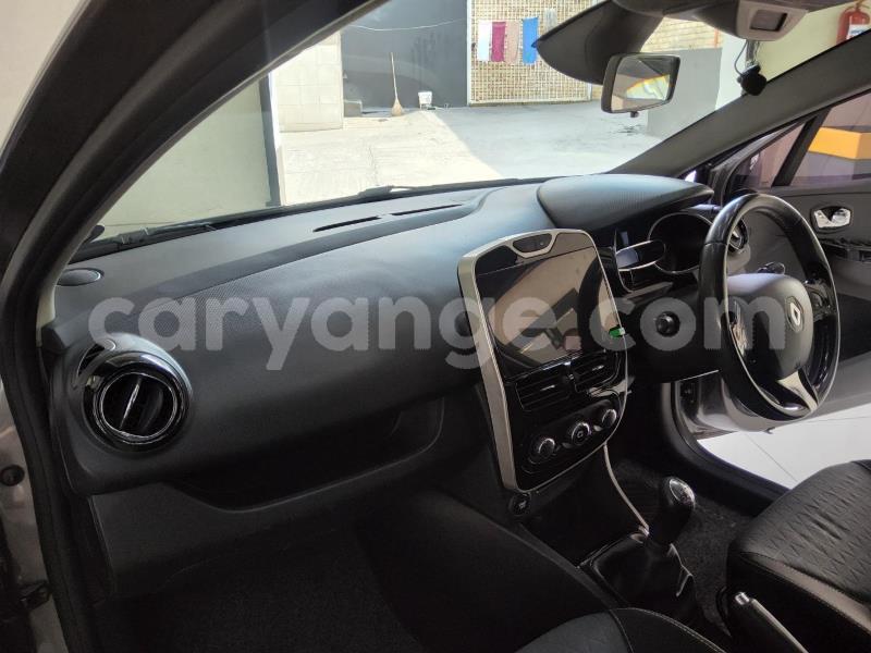 Big with watermark renault clio omaheke gobabis 25526