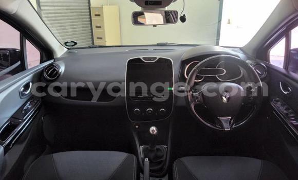 Buy Used Renault Clio Silver Car in Gobabis in Omaheke Buy Used Renault Clio Silver Car in Gobabis in Omaheke