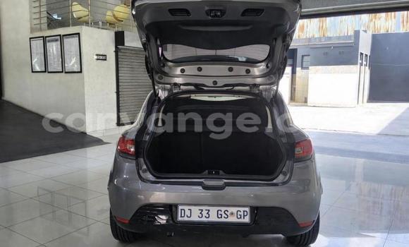 Buy Used Renault Clio Silver Car in Gobabis in Omaheke Buy Used Renault Clio Silver Car in Gobabis in Omaheke