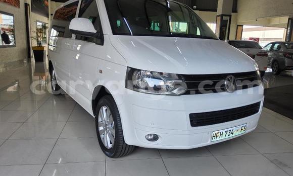 Buy Used Volkswagen Caravelle White Car in Gobabis in Omaheke Buy Used Volkswagen Caravelle White Car in Gobabis in Omaheke