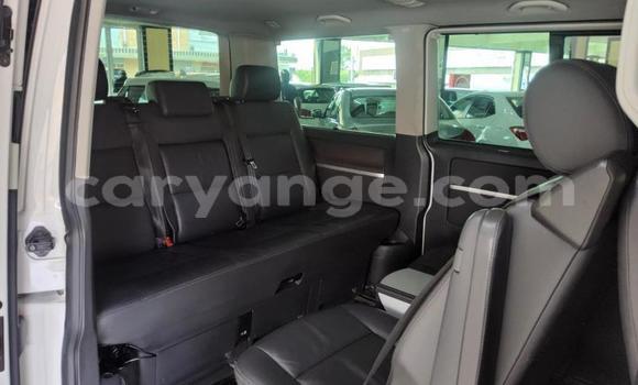 Buy Used Volkswagen Caravelle White Car in Gobabis in Omaheke Buy Used Volkswagen Caravelle White Car in Gobabis in Omaheke