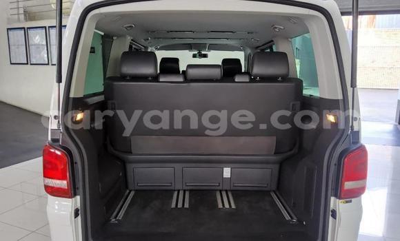 Buy Used Volkswagen Caravelle White Car in Gobabis in Omaheke Buy Used Volkswagen Caravelle White Car in Gobabis in Omaheke