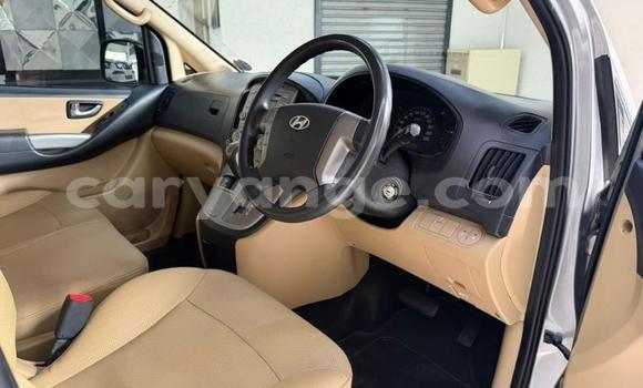 Buy Used Hyundai H1 Silver Car in Gobabis in Omaheke Buy Used Hyundai H1 Silver Car in Gobabis in Omaheke