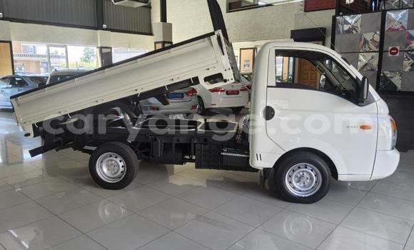 Buy Used Hyundai H1 White Car in Gobabis in Omaheke Buy Used Hyundai H1 White Car in Gobabis in Omaheke