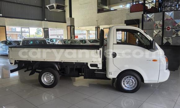 Buy Used Hyundai H1 White Car in Gobabis in Omaheke Buy Used Hyundai H1 White Car in Gobabis in Omaheke